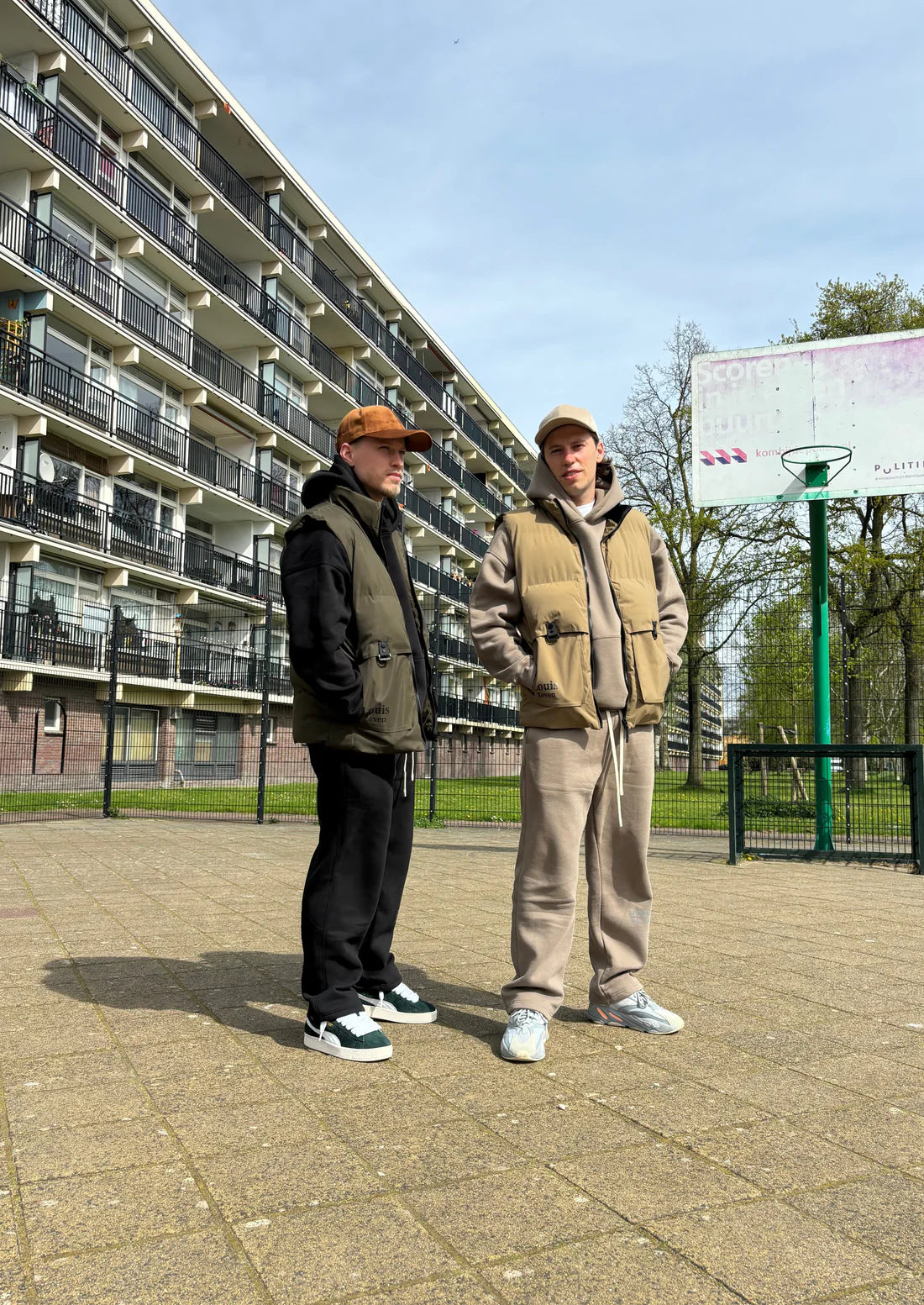 Oversized joggingsbroek voor heren in zwarte kleur met elastische taille.