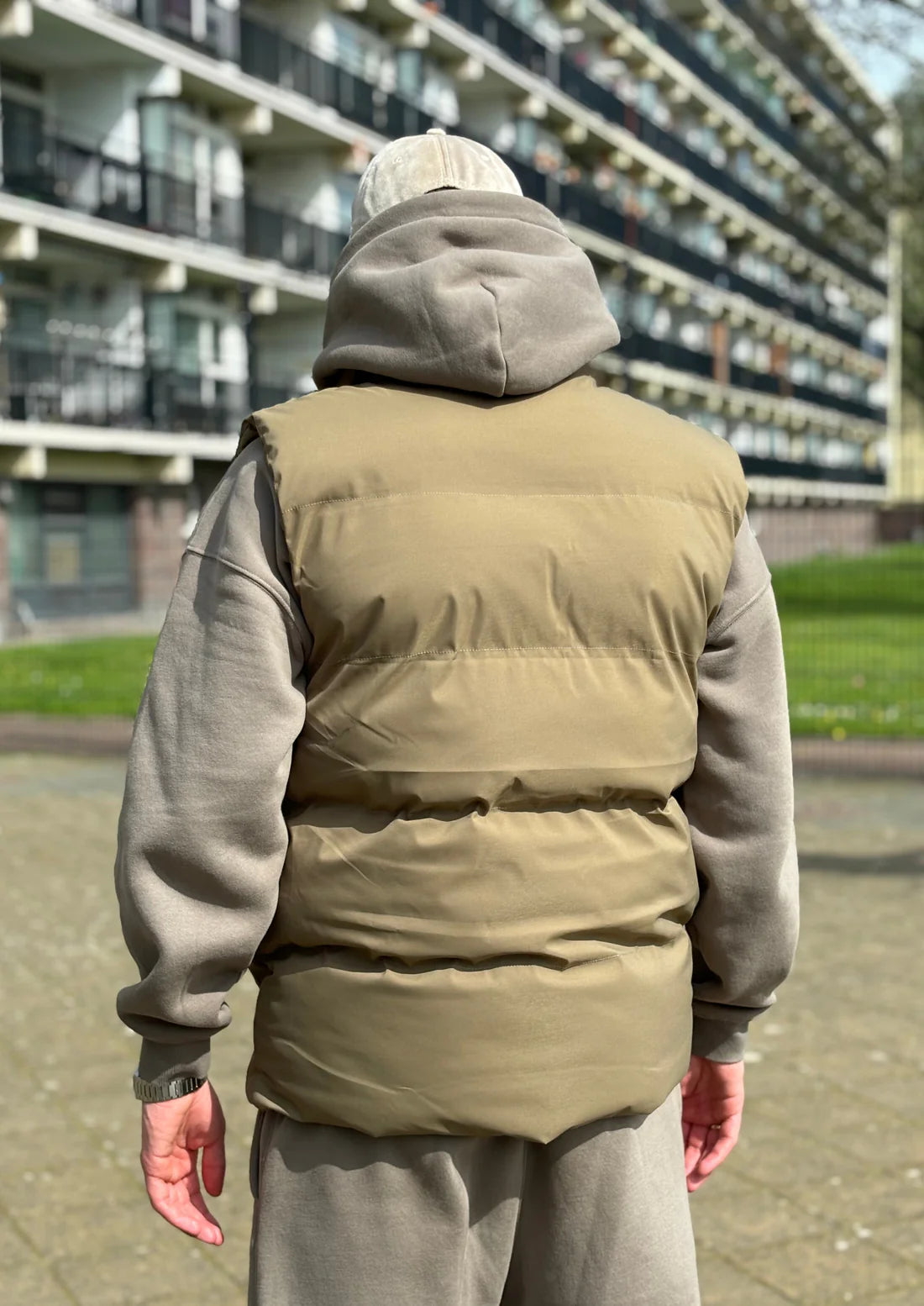 Gewatteerde Heren bodywarmer in het kaki / army green met zakken