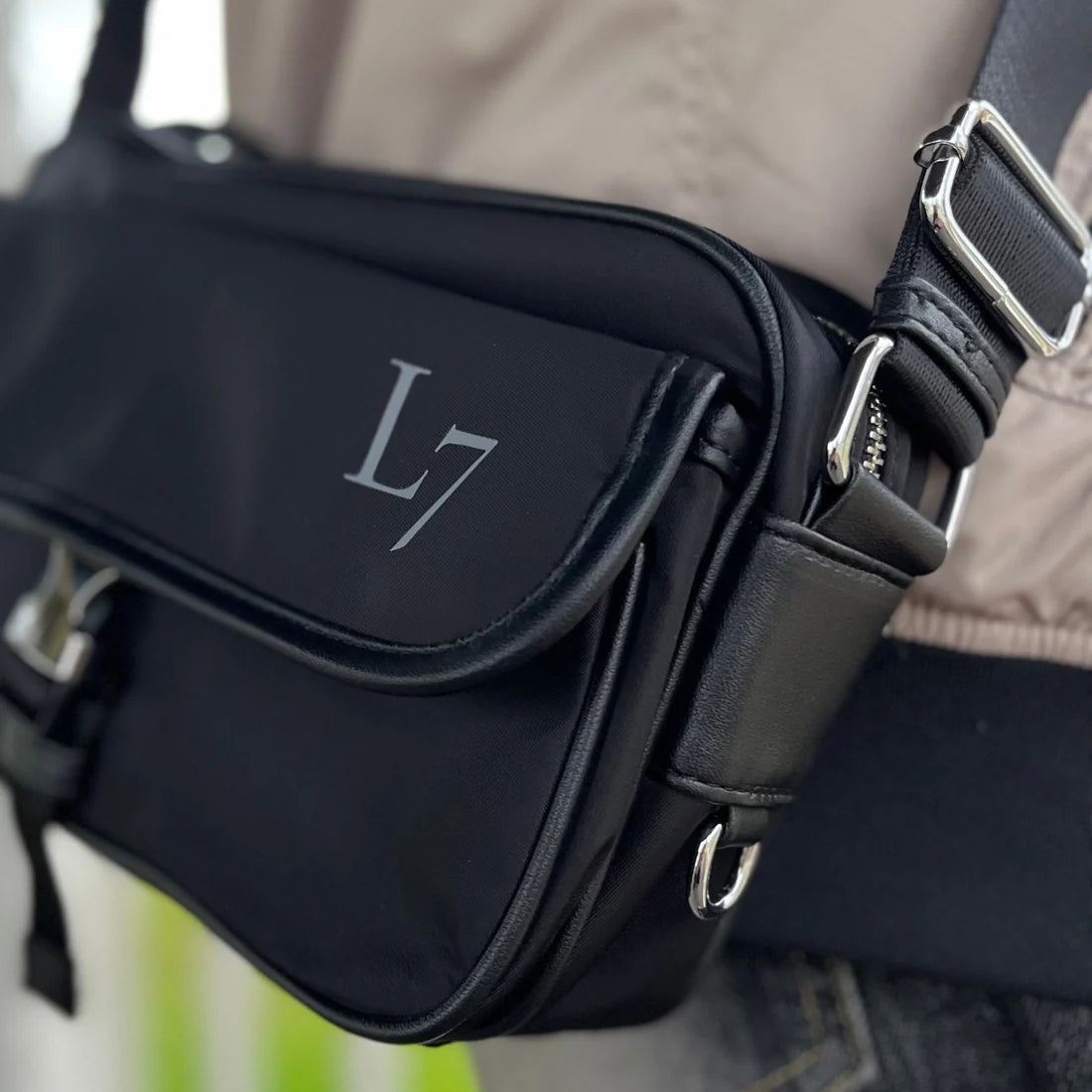 Messenger bag heren in het zwart gemaakt van recycled nylon