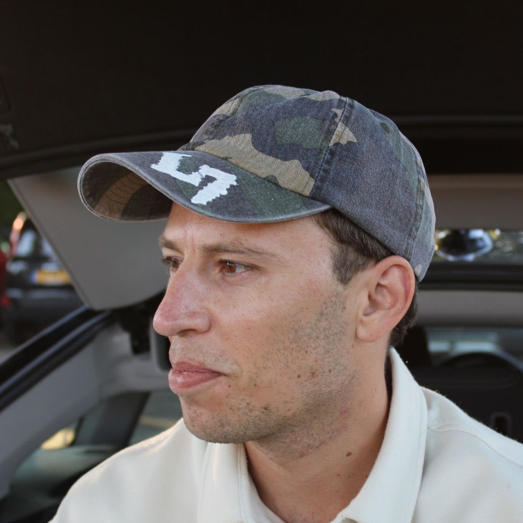 Louis Zeven camouflage cap met camo-print, geverfd Louis Zeven-logo en verstelbare sluiting.